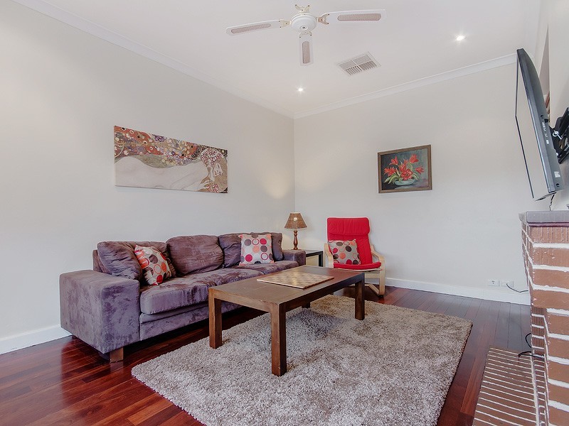 7 LARKIN COURT, Medina WA 6167