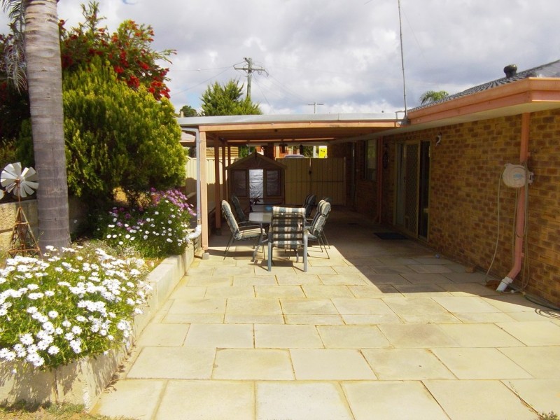 19 BOURNAN HEIGHTS, Parmelia WA 6167