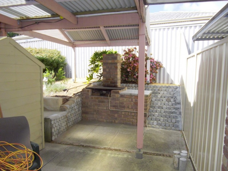 19 BOURNAN HEIGHTS, Parmelia WA 6167