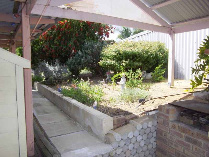 19 BOURNAN HEIGHTS, Parmelia WA 6167