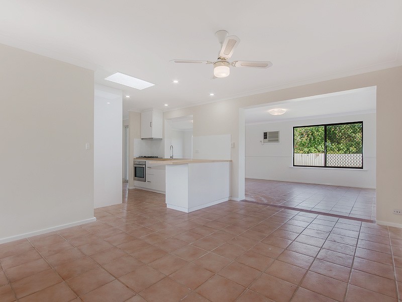 9 Holten Court, Cooloongup WA 6168