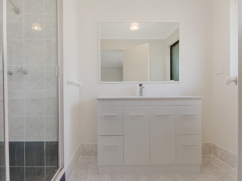 9 Holten Court, Cooloongup WA 6168