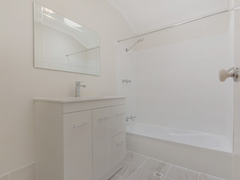 9 Holten Court, Cooloongup WA 6168