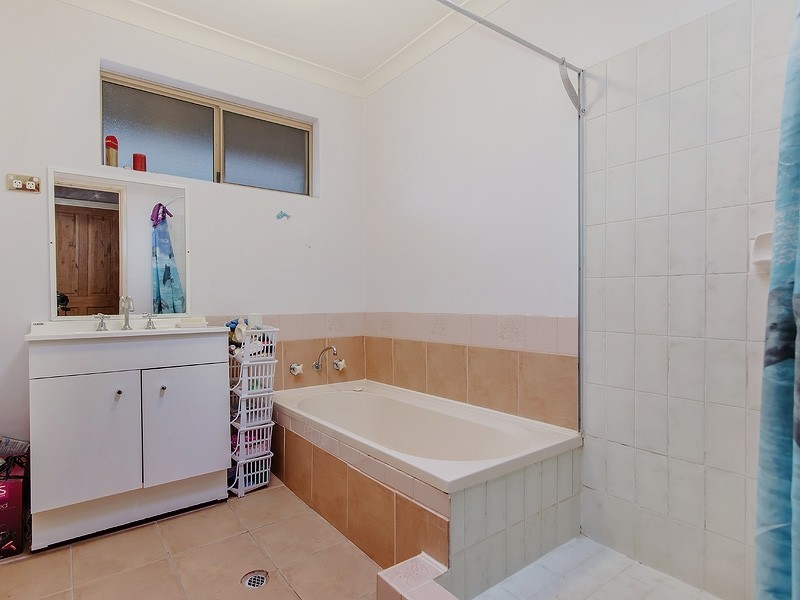 8 JACQUES PLACE, Orelia WA 6167