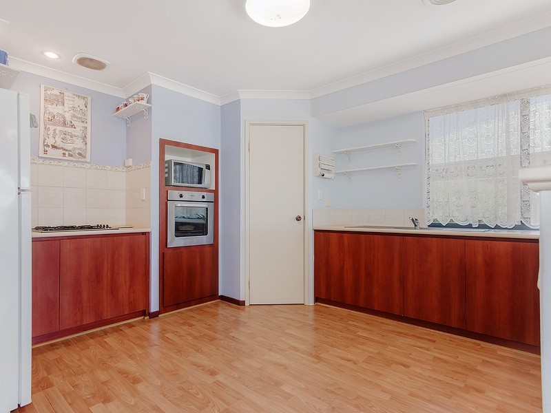 9 ADDINGHAM CRESCENT, Bertram WA 6167