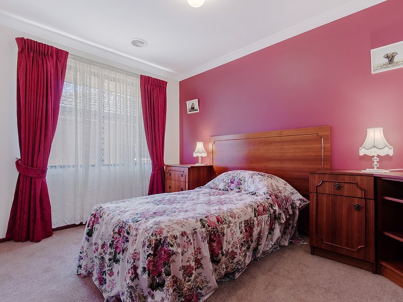 9 ADDINGHAM CRESCENT, Bertram WA 6167