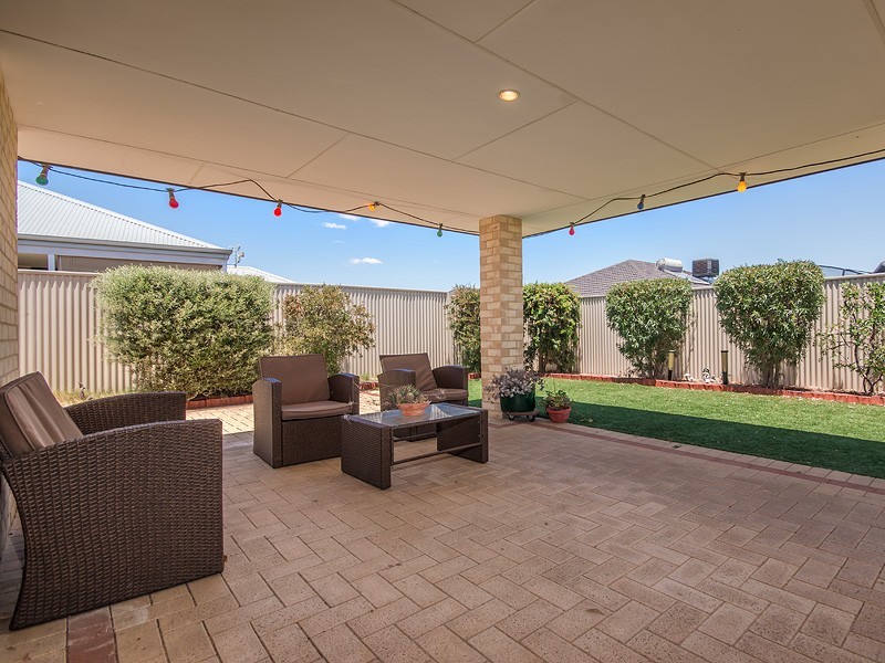 9 ADDINGHAM CRESCENT, Bertram WA 6167