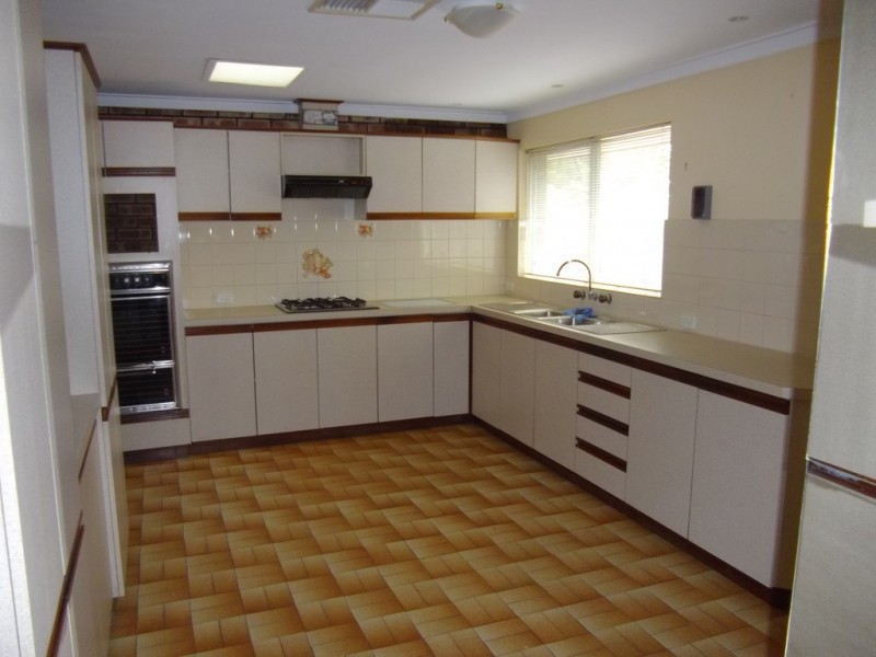 40 PEDDER WAY, Parmelia WA 6167