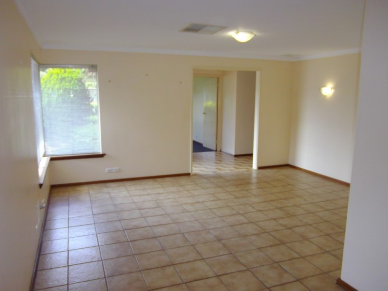 40 PEDDER WAY, Parmelia WA 6167