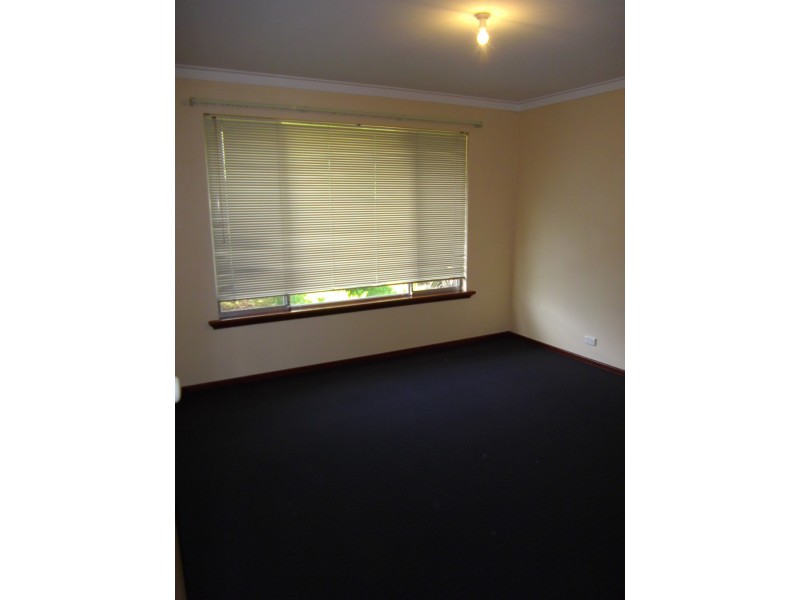 40 PEDDER WAY, Parmelia WA 6167