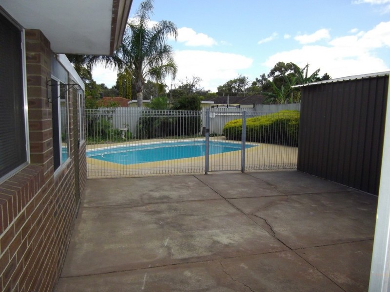 40 PEDDER WAY, Parmelia WA 6167