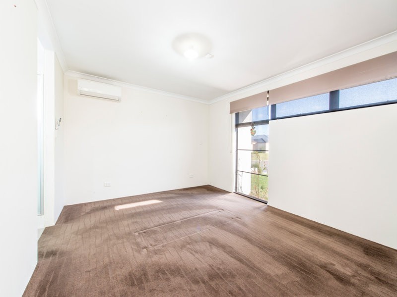 24 HEATHCOTE WAY, Bertram WA 6167