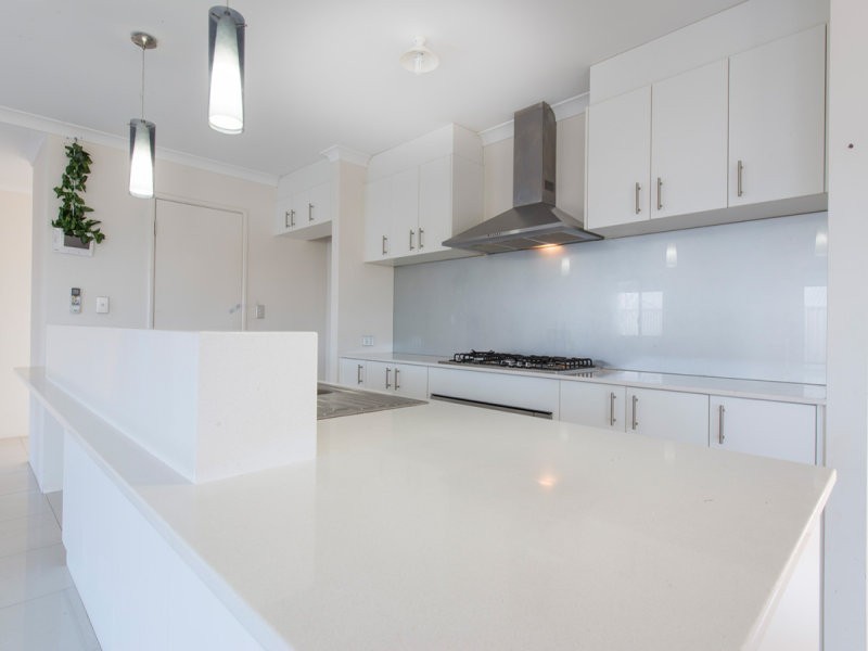 24 HEATHCOTE WAY, Bertram WA 6167