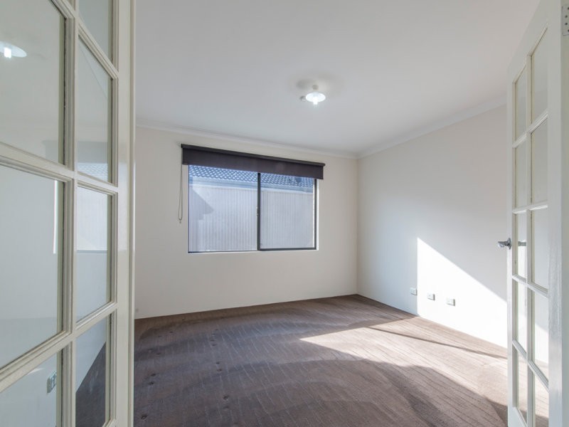 24 HEATHCOTE WAY, Bertram WA 6167