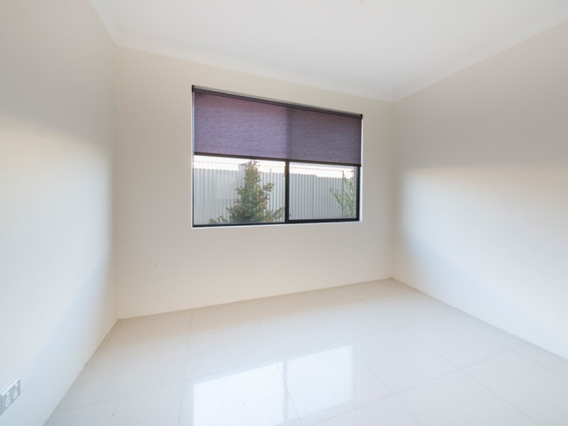 24 HEATHCOTE WAY, Bertram WA 6167