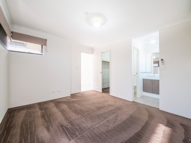 24 HEATHCOTE WAY, Bertram WA 6167