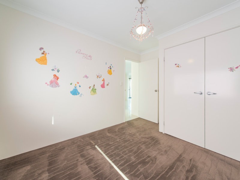 24 HEATHCOTE WAY, Bertram WA 6167