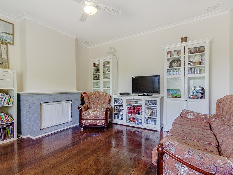 9 GROVER WAY, Medina WA 6167