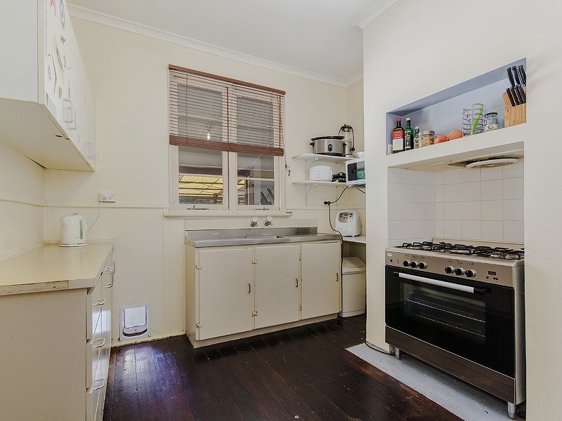 9 GROVER WAY, Medina WA 6167