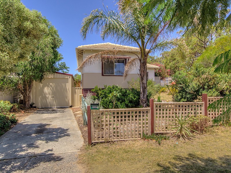 9 GROVER WAY, Medina WA 6167