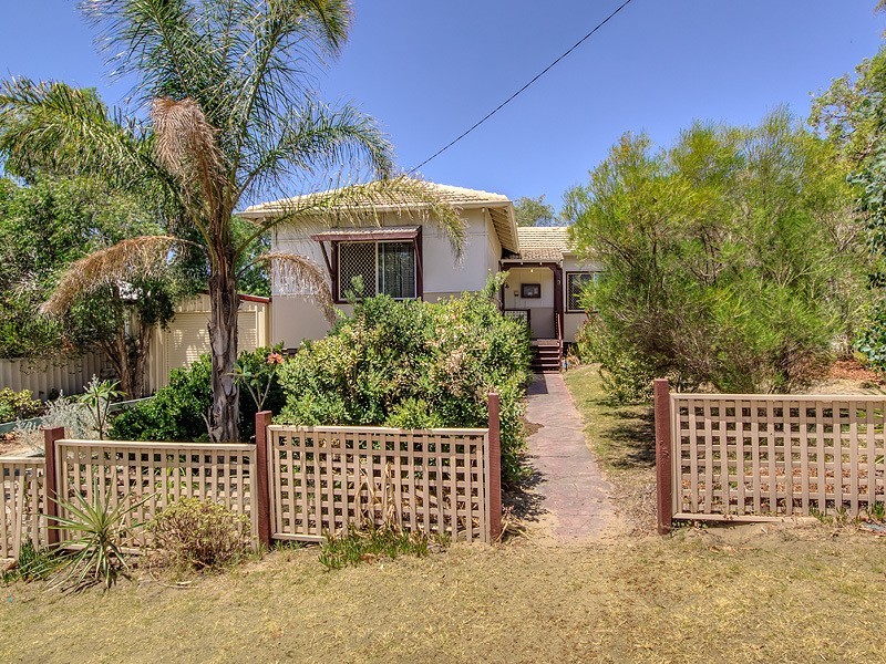 9 GROVER WAY, Medina WA 6167