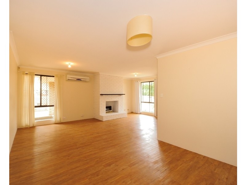 3 Blackboy Rise, Parmelia WA 6167