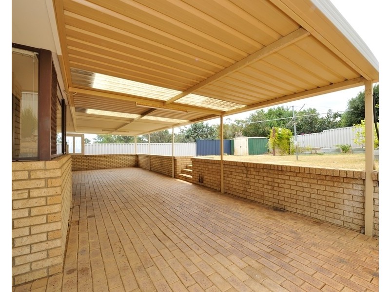 3 Blackboy Rise, Parmelia WA 6167