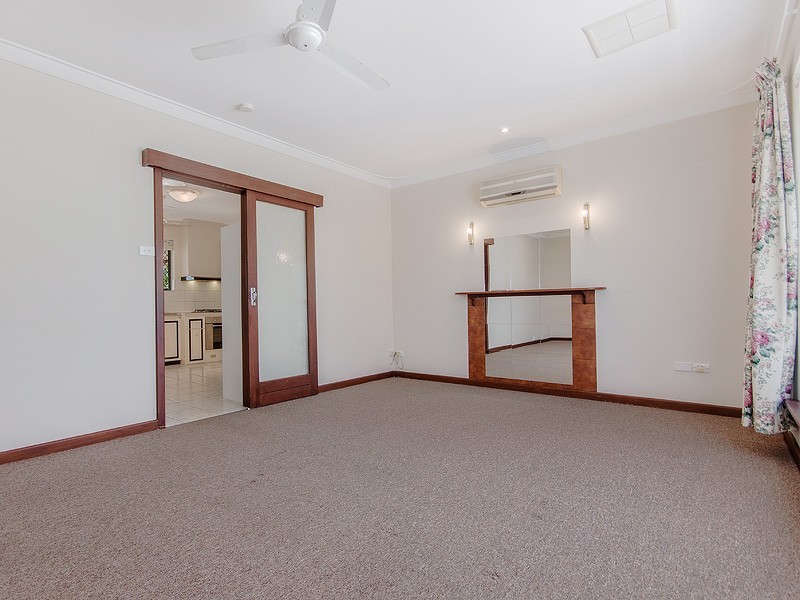 9 Sicklemore Road, Parmelia WA 6167