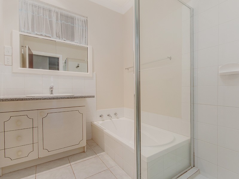 9 Sicklemore Road, Parmelia WA 6167