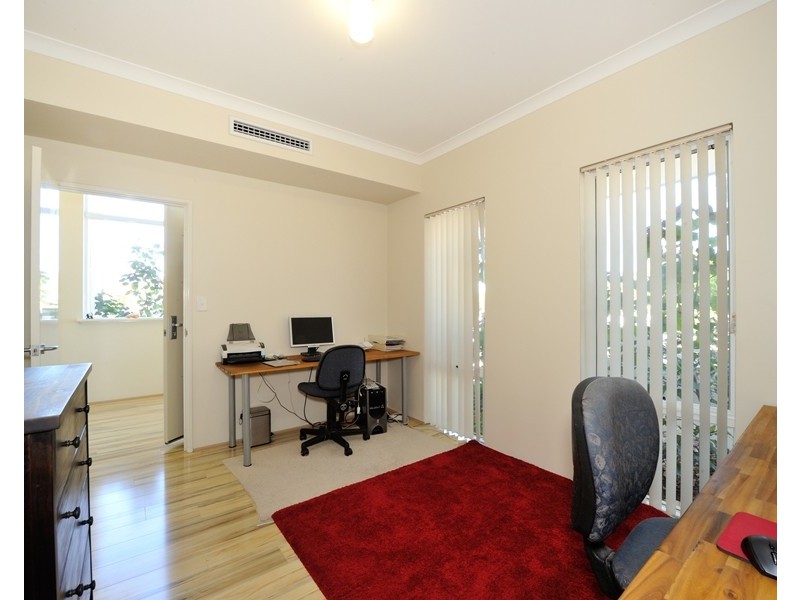 2 Emma Street, Rockingham WA 6168