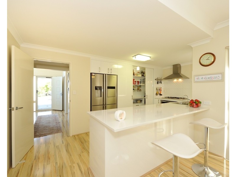 2 Emma Street, Rockingham WA 6168