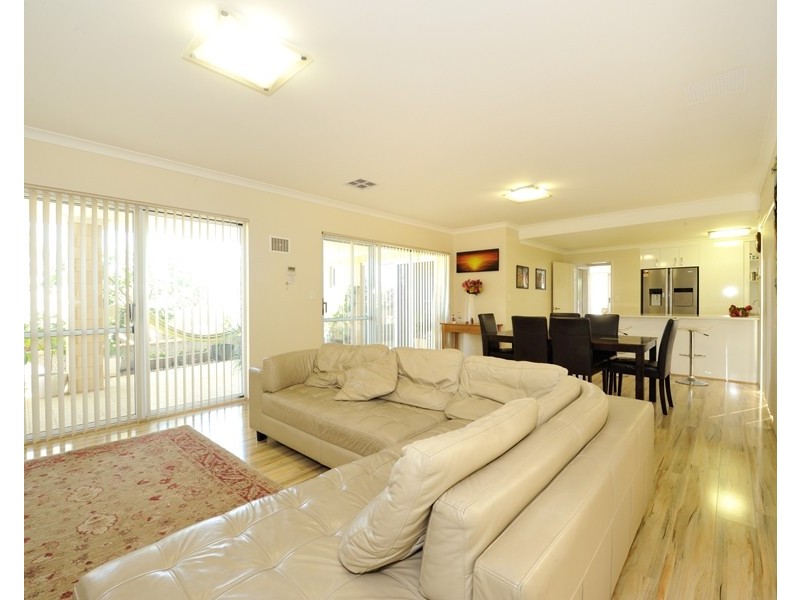 2 Emma Street, Rockingham WA 6168