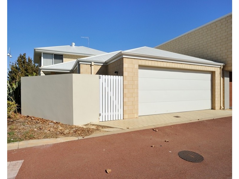 2 Emma Street, Rockingham WA 6168