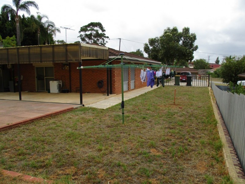 3 Moysey Court, Parmelia WA 6167