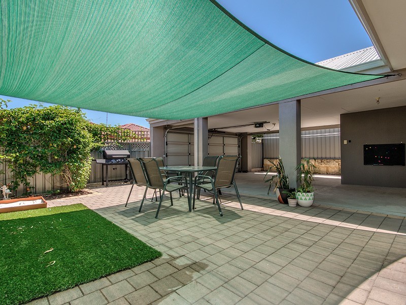 3 Lambeth Circle, Wellard WA 6170