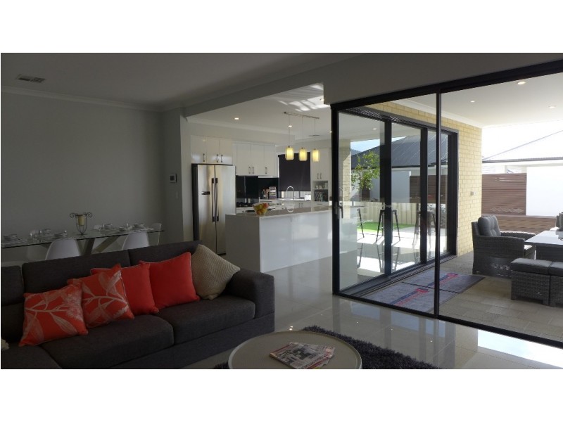 14 Bromsgrove Street, Wellard WA 6170