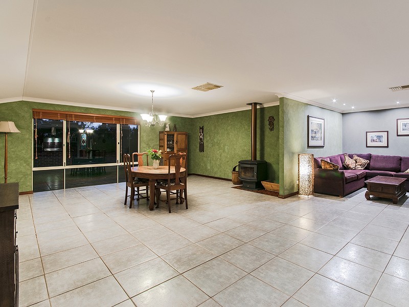 23 Braddock Road, Wellard WA 6170