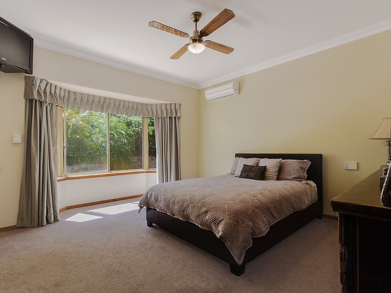 55 Silversmith Street, Wellard WA 6170