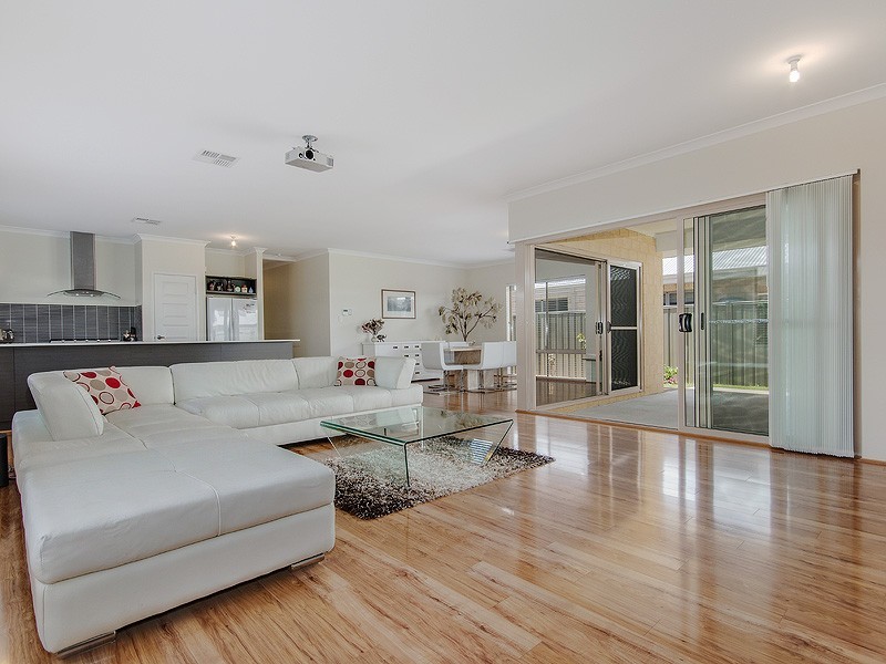 3 Lyndhurst Crescent, Wellard WA 6170