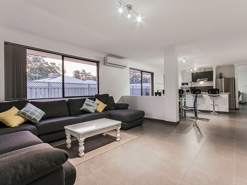 4 Wallingford Crescent, Wellard WA 6170