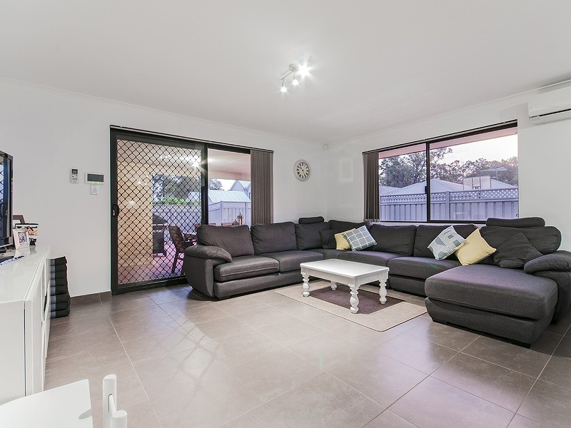 4 Wallingford Crescent, Wellard WA 6170