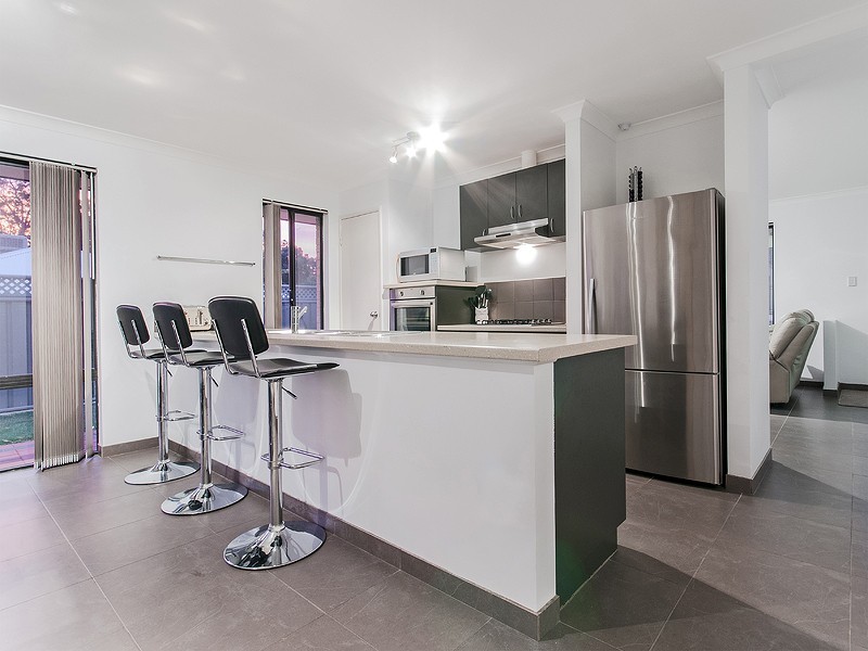 4 Wallingford Crescent, Wellard WA 6170