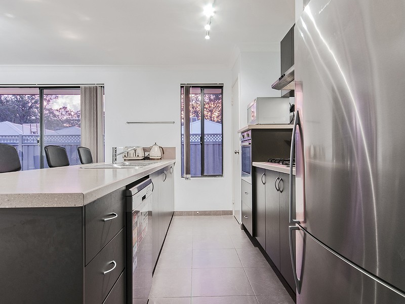 4 Wallingford Crescent, Wellard WA 6170