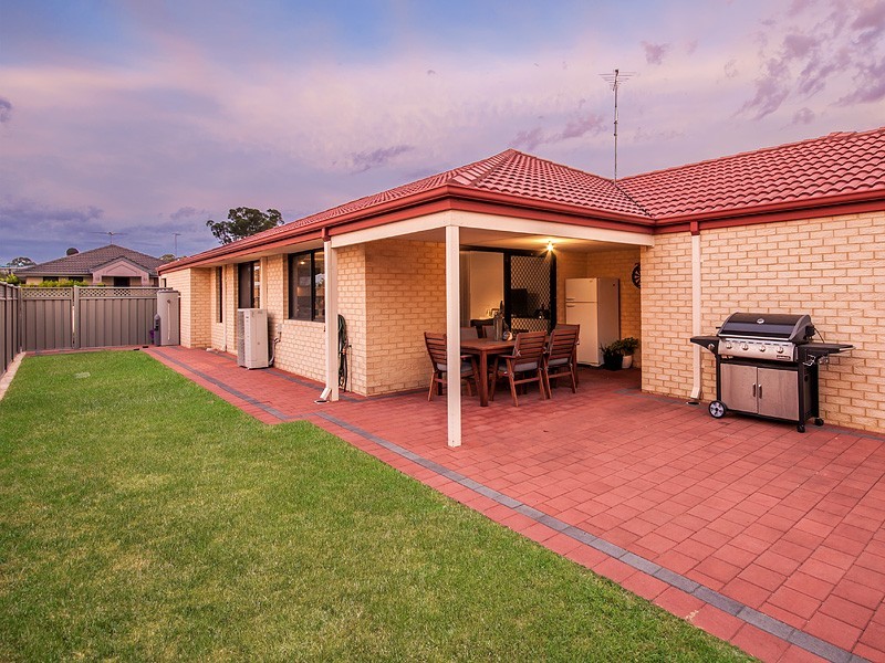 4 Wallingford Crescent, Wellard WA 6170
