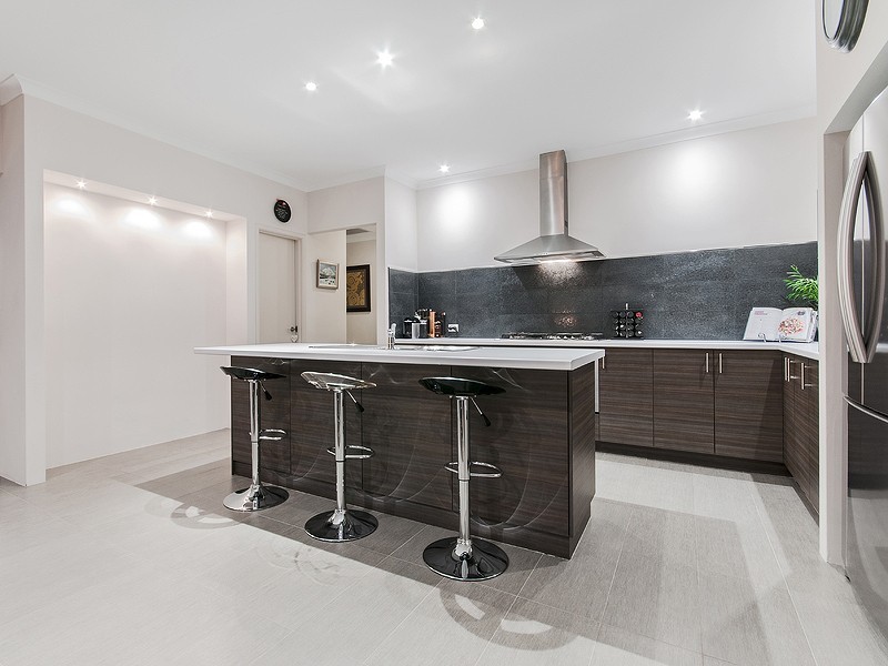 5 Esher Lane, Wellard WA 6170