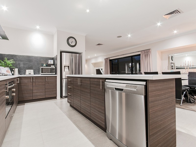 5 Esher Lane, Wellard WA 6170