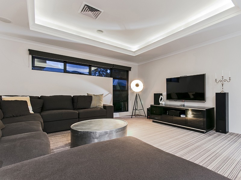 5 Esher Lane, Wellard WA 6170