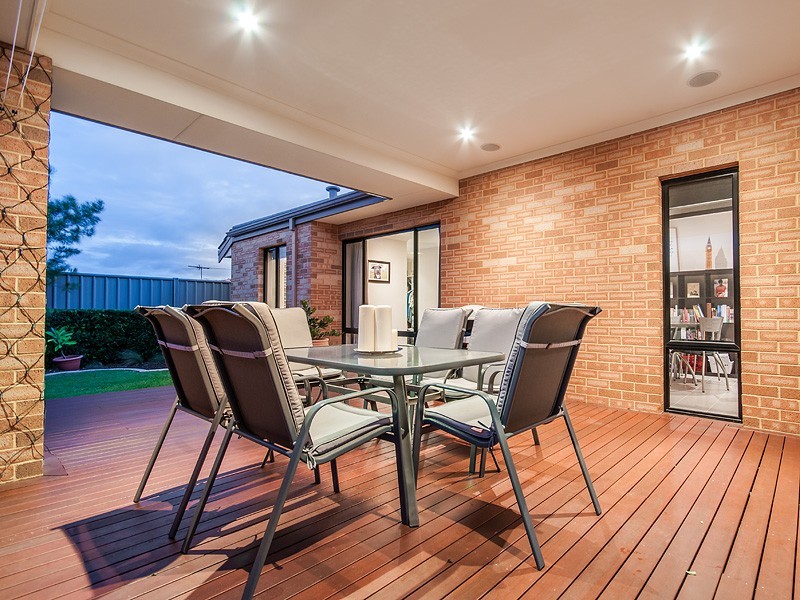 5 Esher Lane, Wellard WA 6170