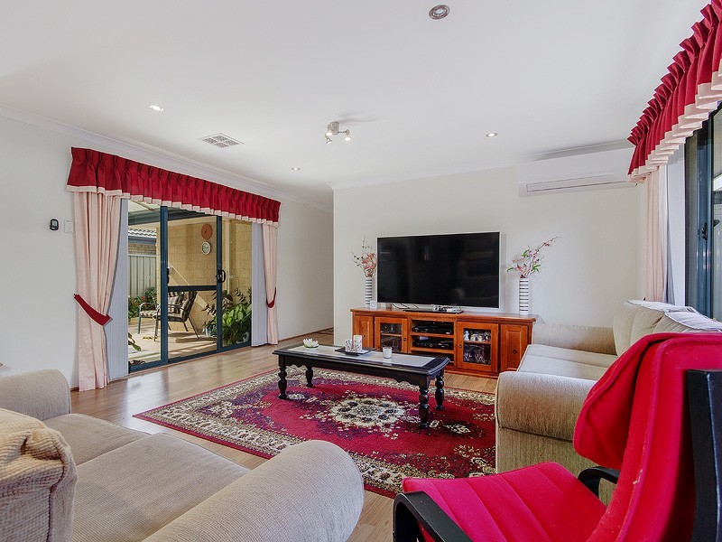 15 Petersfield Lane, Wellard WA 6170