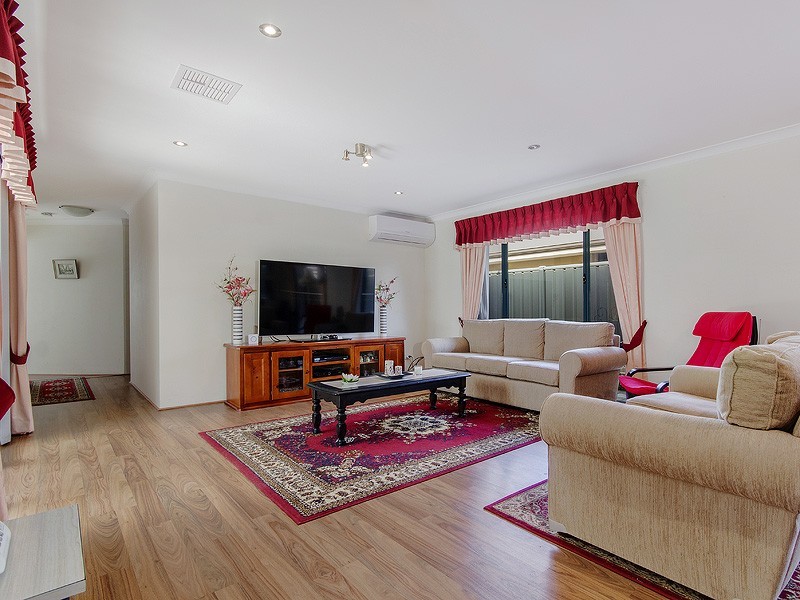 15 Petersfield Lane, Wellard WA 6170